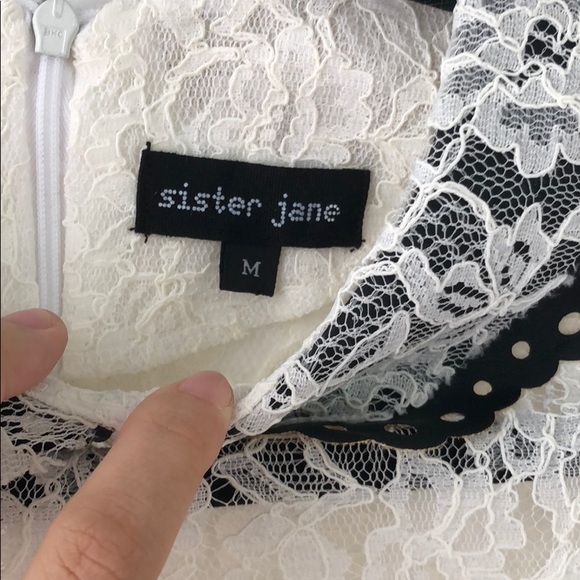 Lace top - Picture 3 of 4